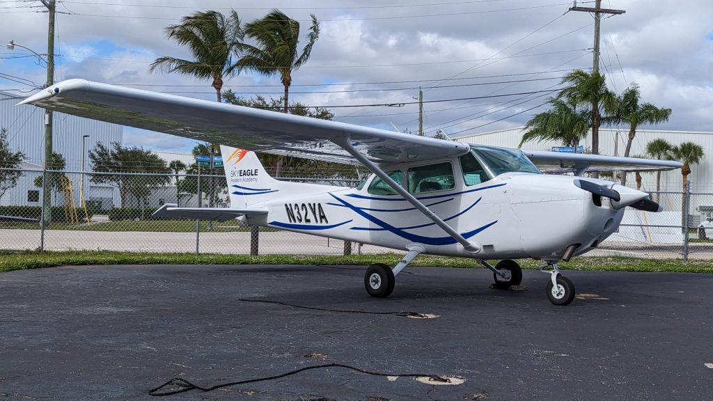 Cessna 172N | N32YA